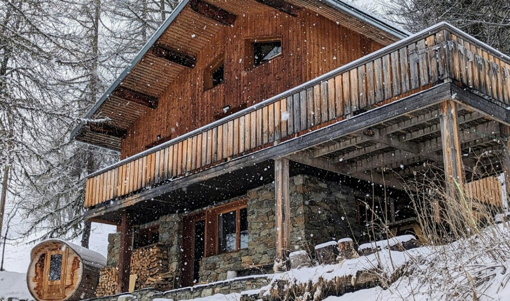 what defines a luxury mountain stay